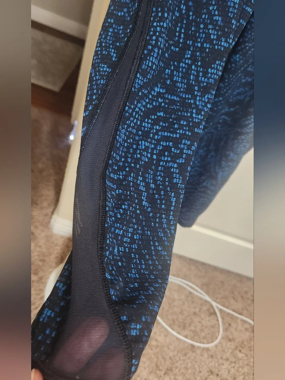 Lululemon Train Time Crop Blue/Black Size 6 Excellent Condition